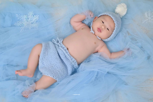 邳州宝宝睡迷糊了才肯吃奶 邳州宝宝睡迷糊了才肯吃奶